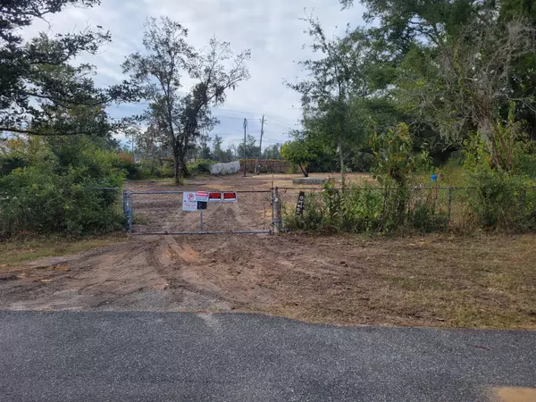 10448 Miller Circle, Youngstown, FL 32466