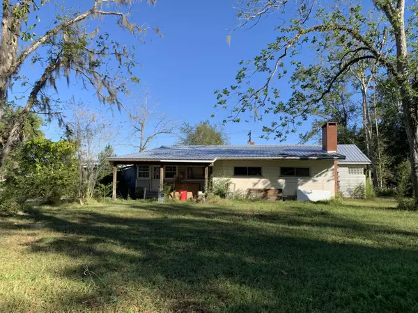 Wewahitchka, FL 32465,547 N Highway 71