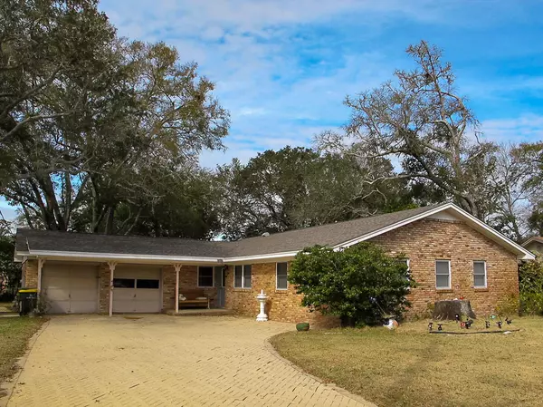 122 NE Edwards Lane, Fort Walton Beach, FL 32548