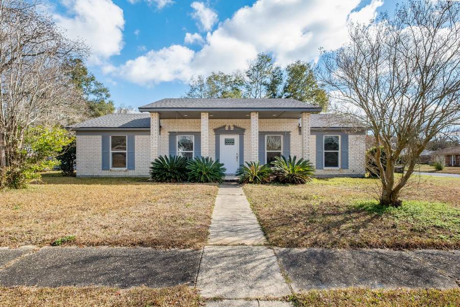 7954 Dartmoor Drive, Pensacola, FL 32514