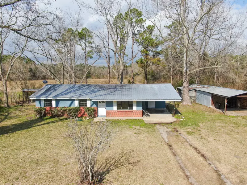 1922 County Hwy 2 A, Defuniak Springs, FL 32433