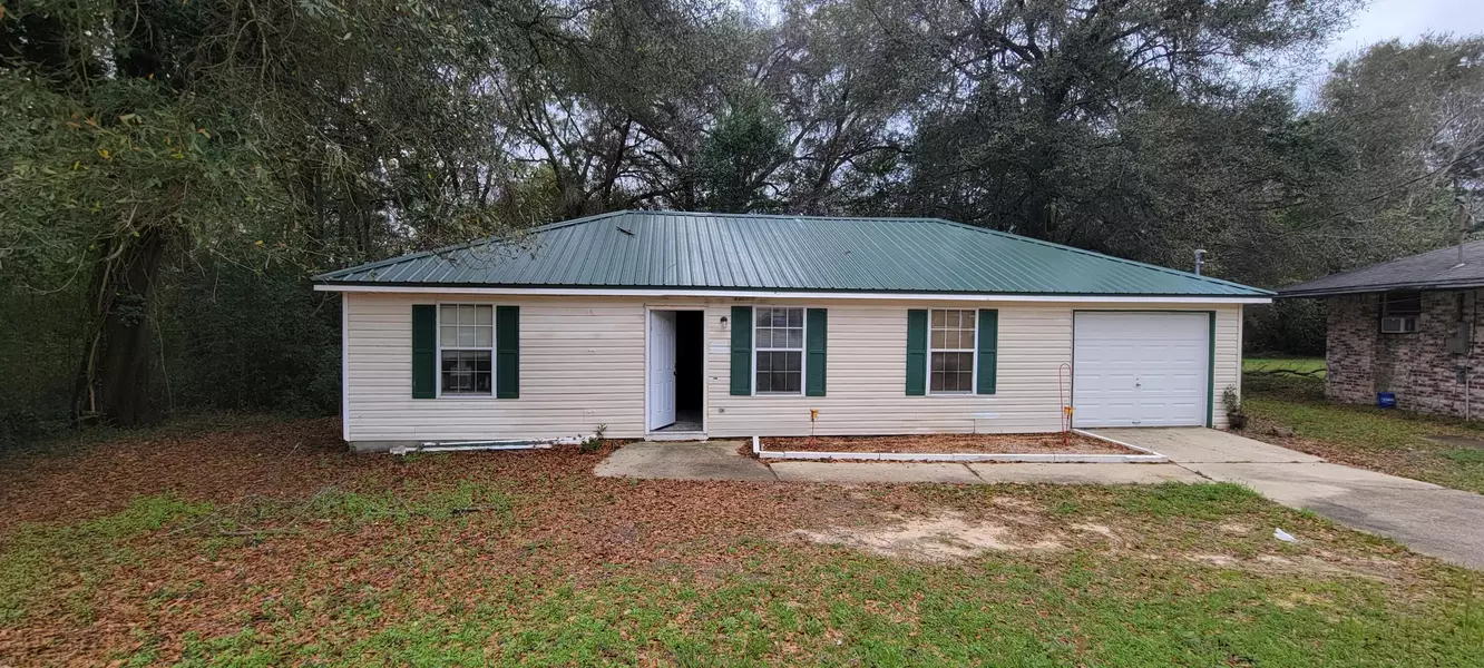 112 Lea Place, Crestview, FL 32539