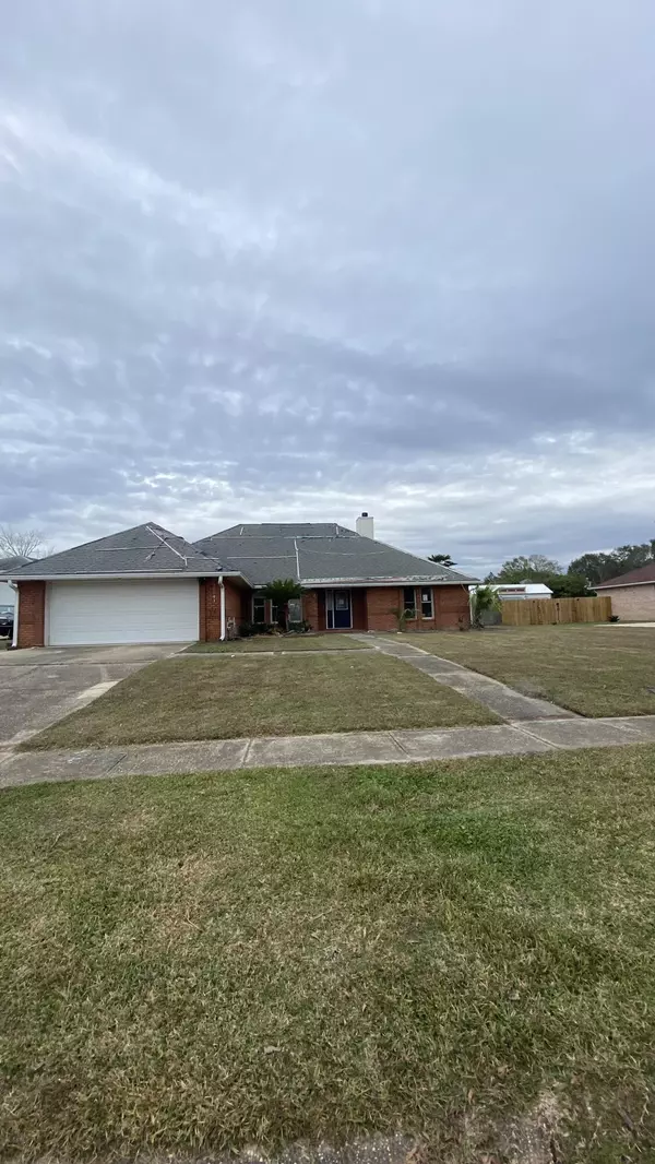 10041 Bristol Park Road, Cantonment, FL 32533