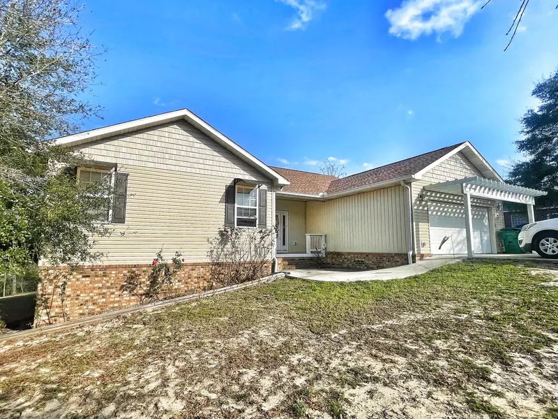 40 Hidden Lakes Trail, Defuniak Springs, FL 32433
