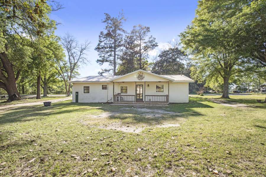 3794 Earlston Road, Graceville, FL 32440