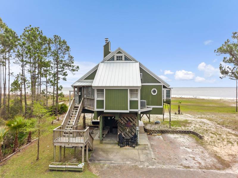 2454 HWY 98 W, Carrabelle, FL 32322