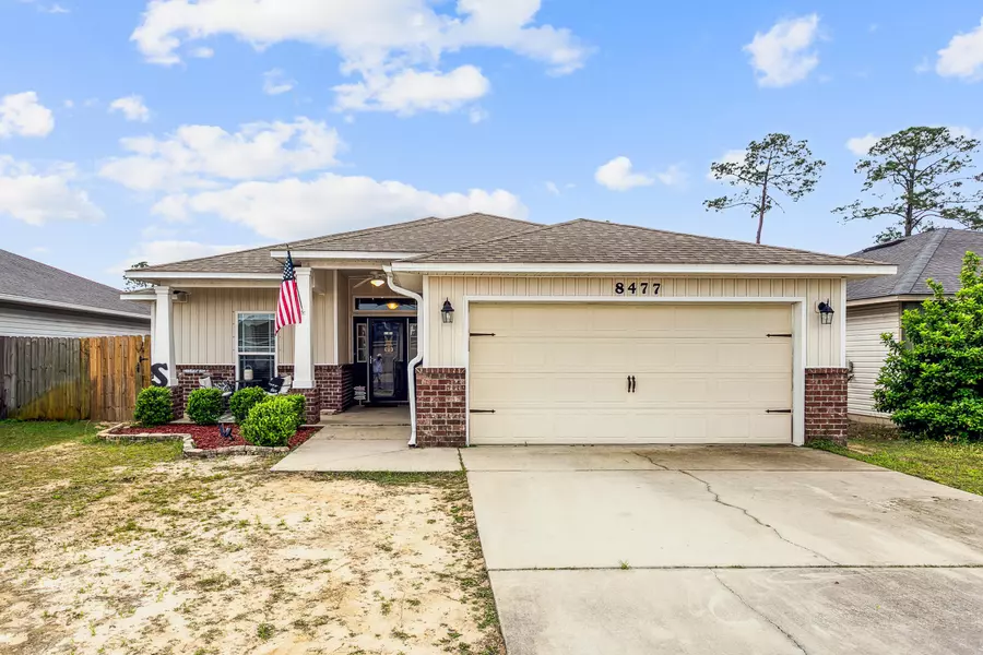 8477 Island Drive, Navarre, FL 32566