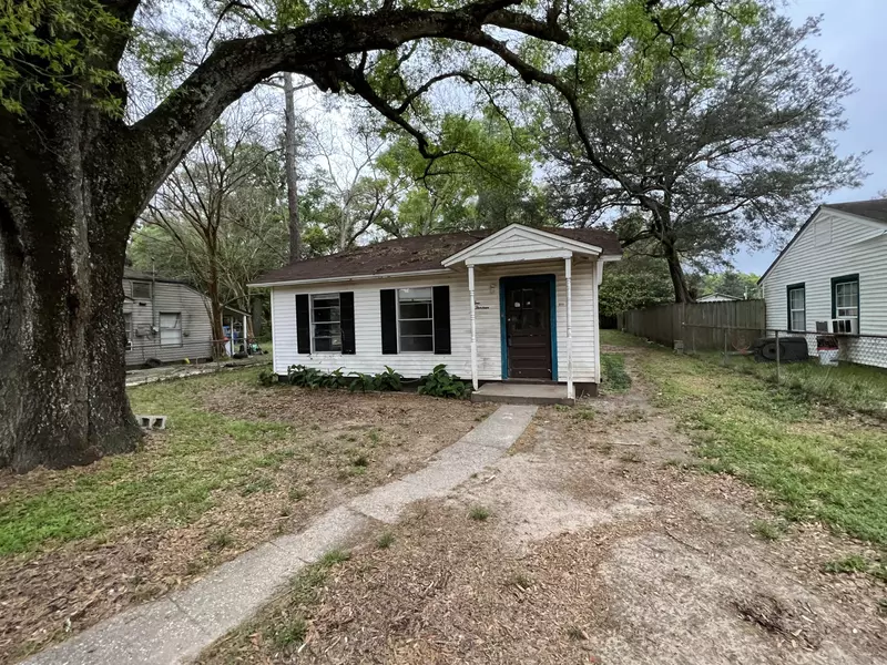 913 Krasnosky Avenue, Pensacola, FL 32505