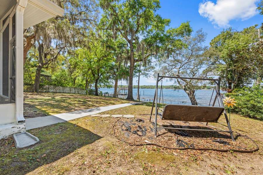 925 Bayshore Drive, Niceville, FL 32578