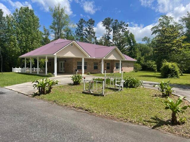 409 E Church Ave, Wewahitchka, FL 32465