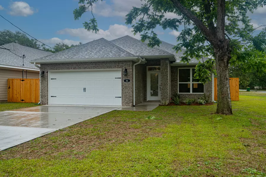 4A 8th Street, Shalimar, FL 32579