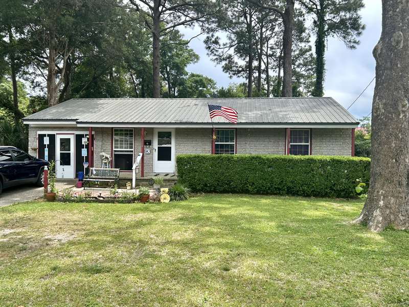 208 NE California Drive, Fort Walton Beach, FL 32548