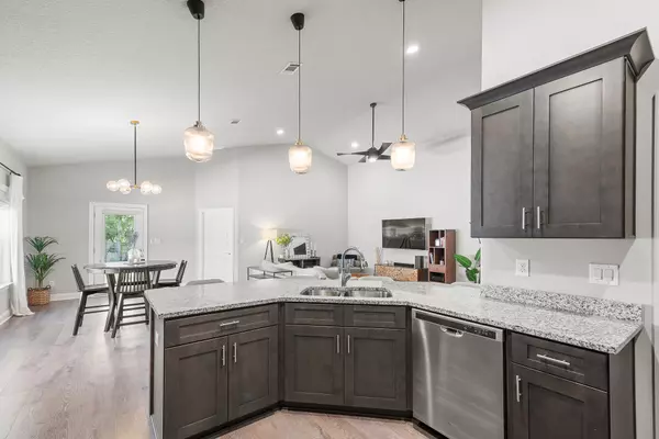 6835 Nelson Street Navarre, FL 32566