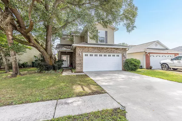 Fort Walton Beach, FL 32547,925 Scenic Oak Lane