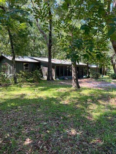 533 Black Creek Lodge Road, Freeport, FL 32439