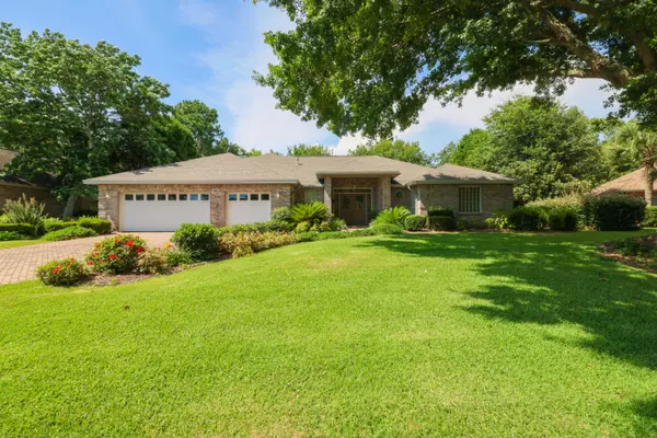 1542 Glenlake Circle,  Niceville,  FL 32578