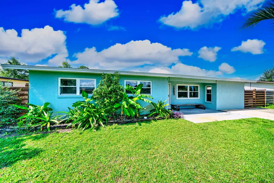 1203 Emory Drive, Panama City, FL 32405