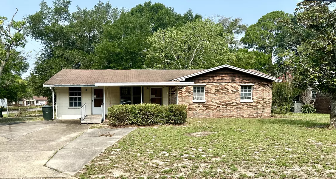 24 NW Deal Avenue, Fort Walton Beach, FL 32548