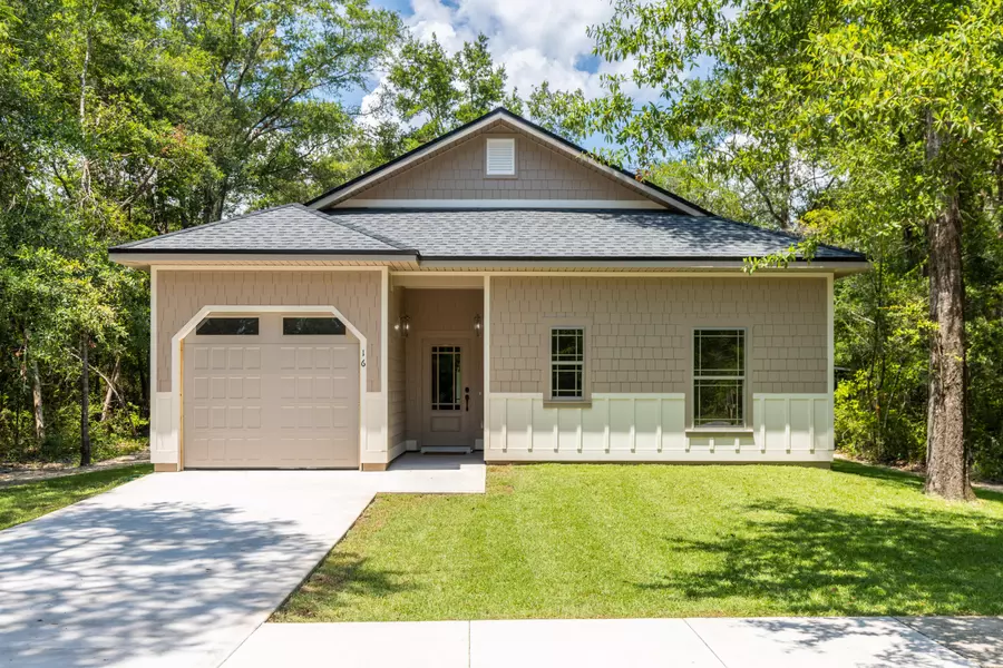 16 Justin Court, Freeport, FL 32439