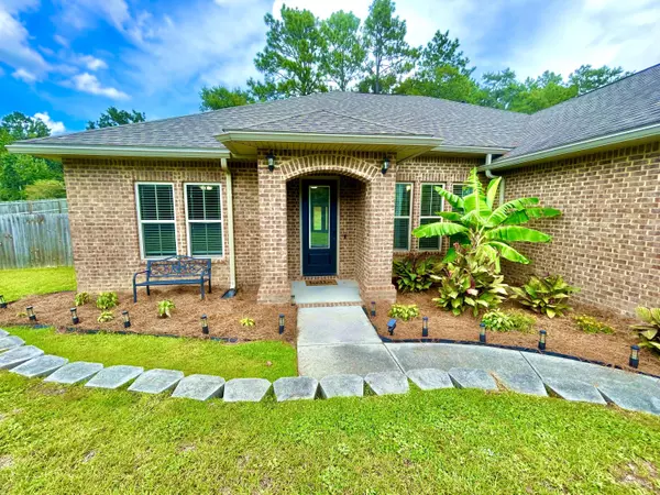 420 Shoal River Drive, Crestview, FL 32539