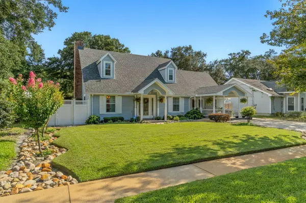 14 Winfield Way,  Mary Esther,  FL 32569