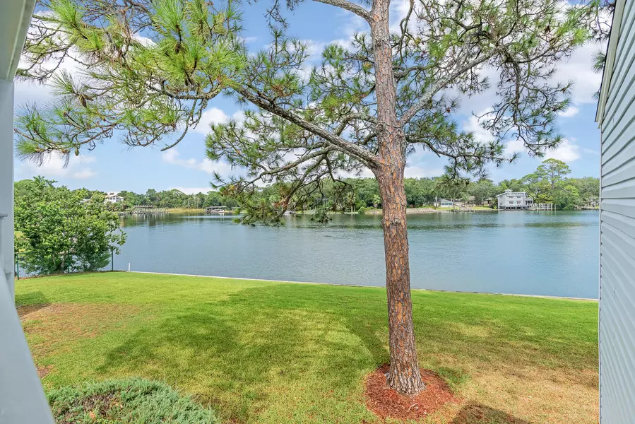 101 Old Ferry Road  #32D, Shalimar, FL 32579