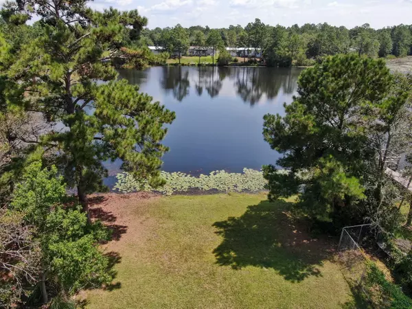 Defuniak Springs, FL 32433,460 Dr Roberts Drive