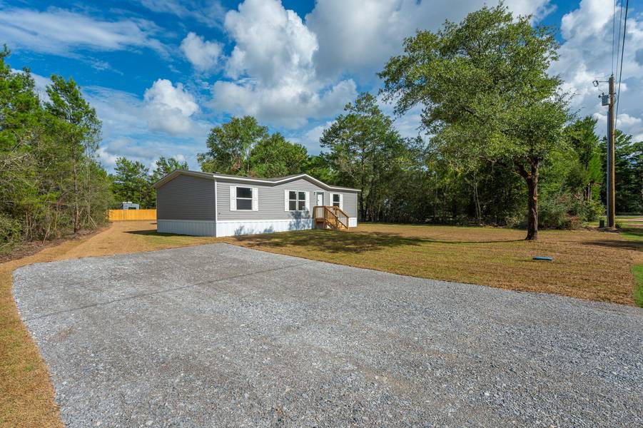 24 Roman Road, Defuniak Springs, FL 32433