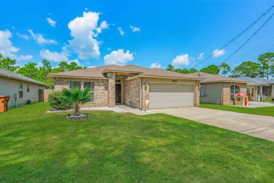 8928 Quail Roost Drive, Navarre, FL 32566