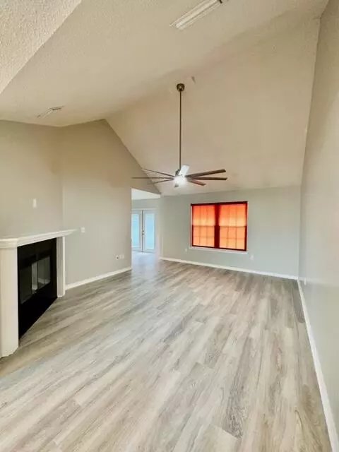 Mary Esther, FL 32569,519 E Timberlake Drive