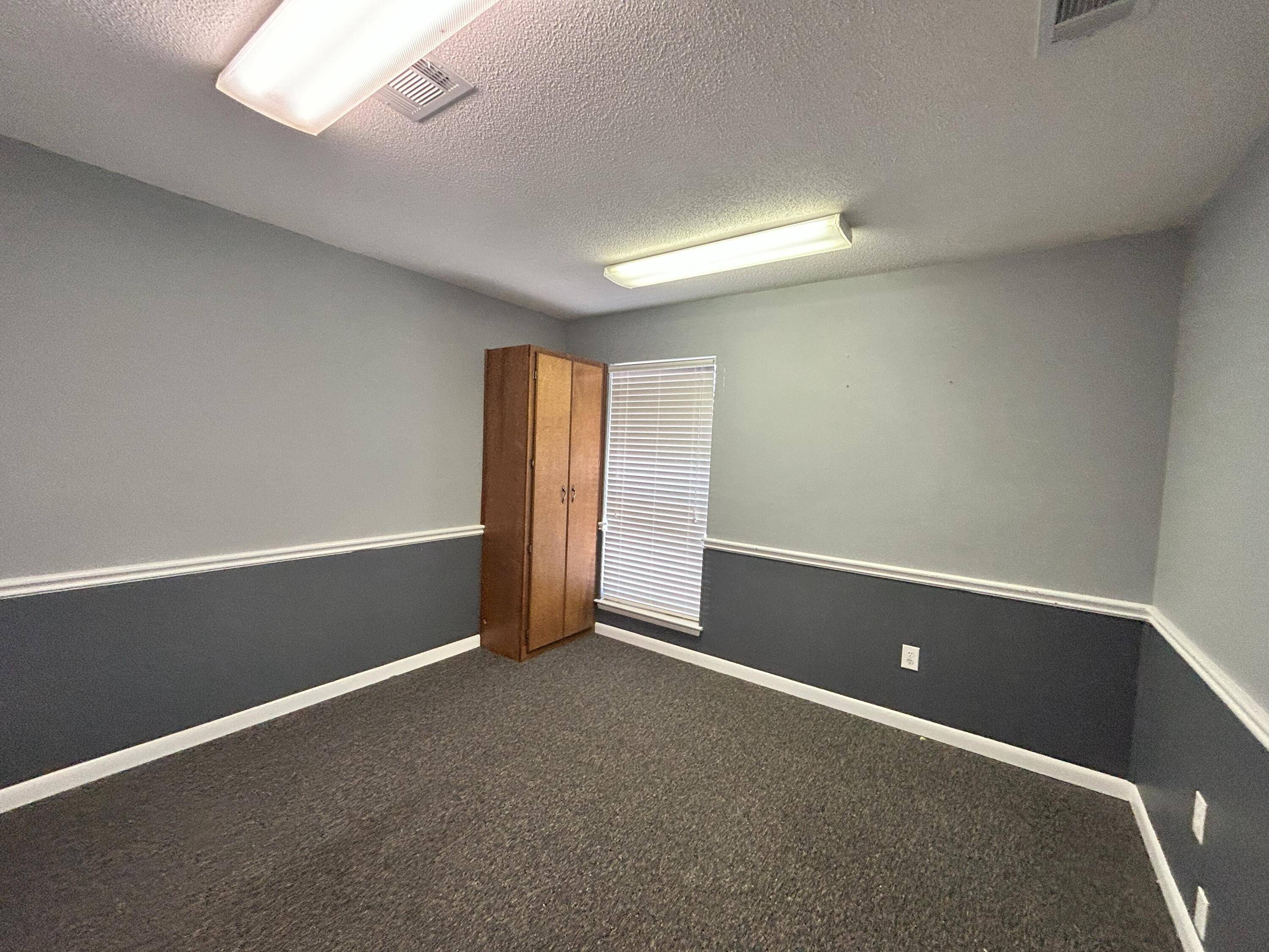 Crestview, FL 32536,638 N Ferdon Boulevard