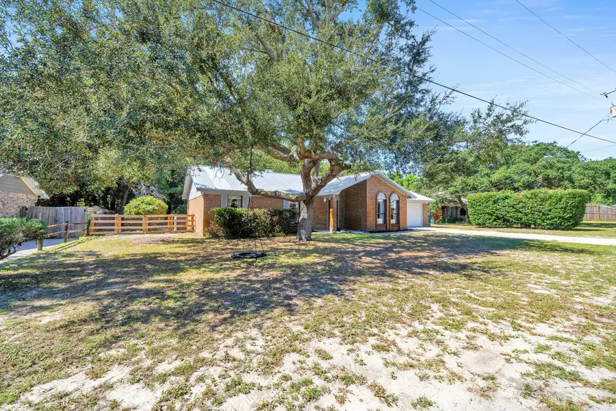 12 Mariners Lane, Mary Esther, FL 32569