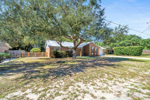 12 Mariners Lane,  Mary Esther,  FL 32569