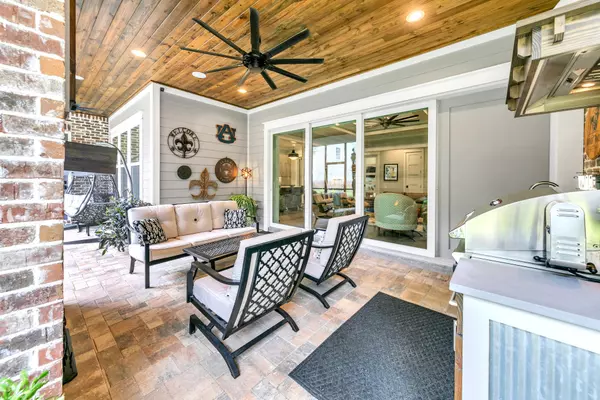 Destin, FL 32541,406 Bay Oaks Court