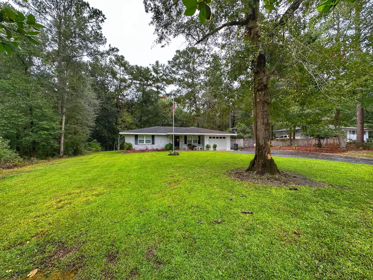 Defuniak Springs, FL 32435,186 Pine Hill Drive