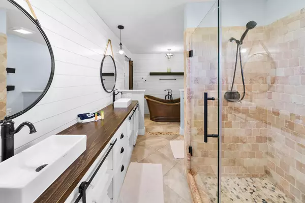 Panama City, FL 32404,5826 Highway 2297