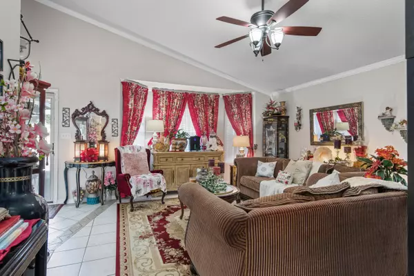 570 Rough Leaf Lane Mary Esther, FL 32569