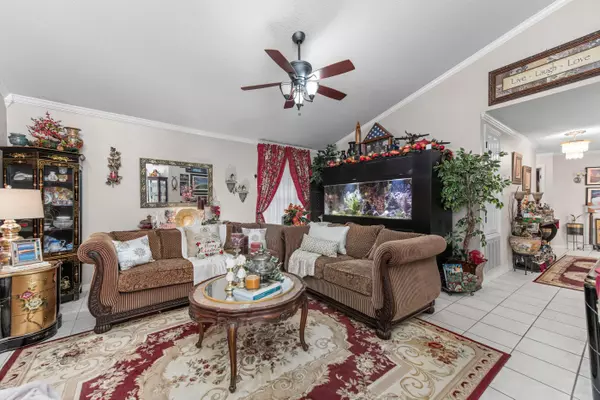 570 Rough Leaf Lane Mary Esther, FL 32569