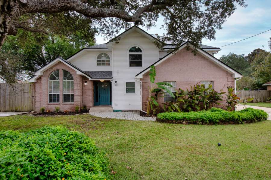 2 Shady Lane, Mary Esther, FL 32569