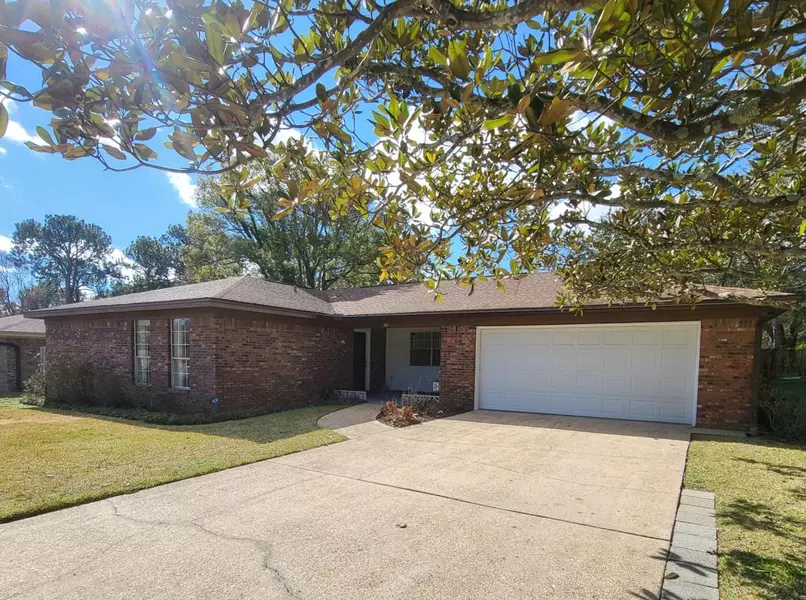 612 Burgundy Lane, Fort Walton Beach, FL 32547