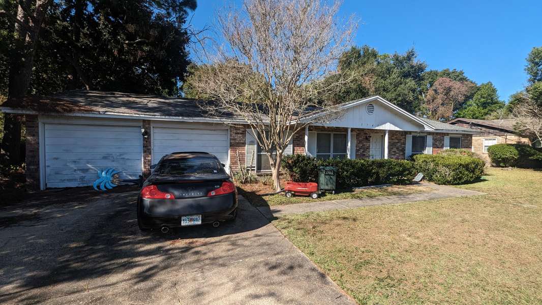 5745 Leesway Boulevard, Pensacola, FL 32504