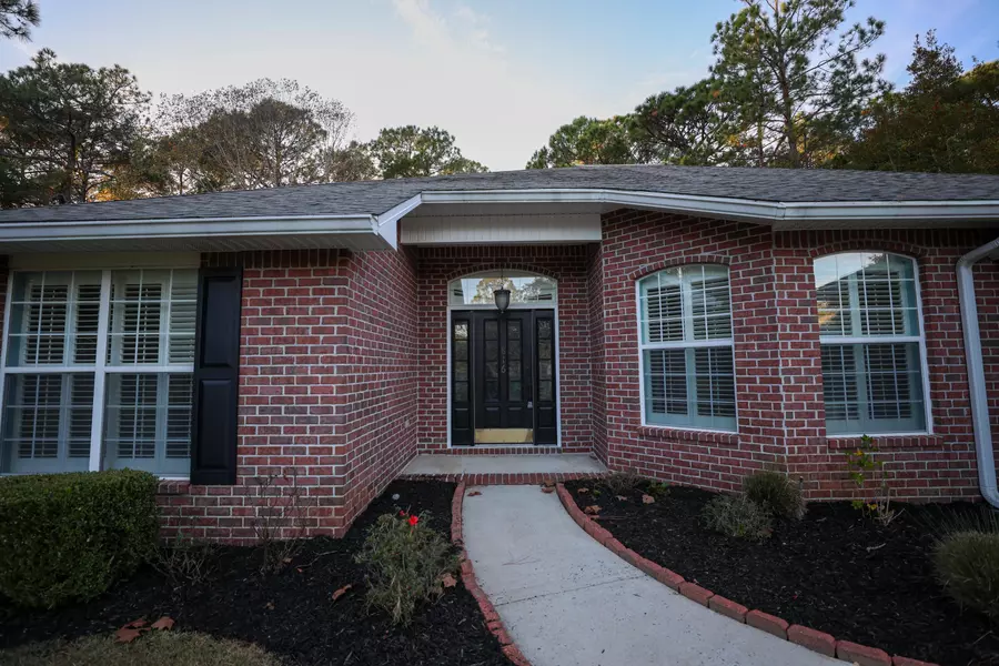 816 W Ridgewood Cove, Niceville, FL 32578