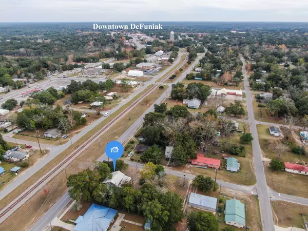 Defuniak Springs, FL 32435,563 W Live Oak Avenue