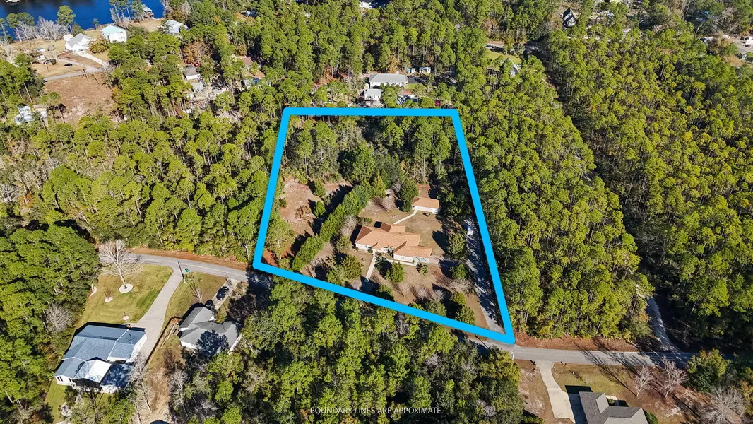 895 Mallet Bayou Road, Freeport, FL 32439