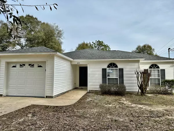 6101 N Willow Lane, Crestview, FL 32539