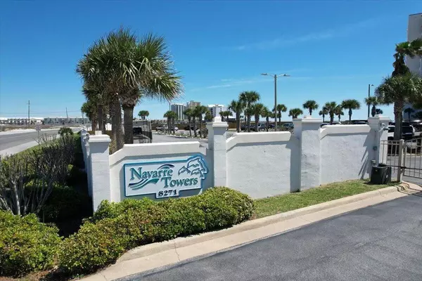 8271 Gulf Boulevard  #APT 901, Navarre, FL 32566