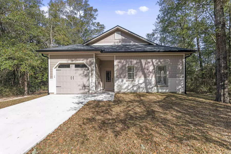 16 Justin Court, Freeport, FL 32439