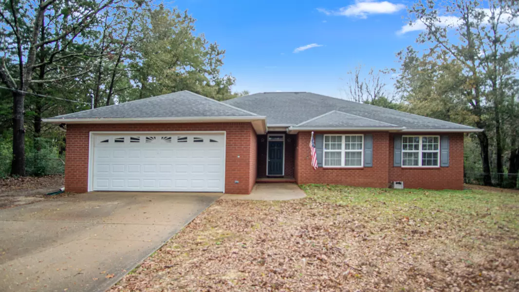 121 Hillwood Drive, Crestview, FL 32539