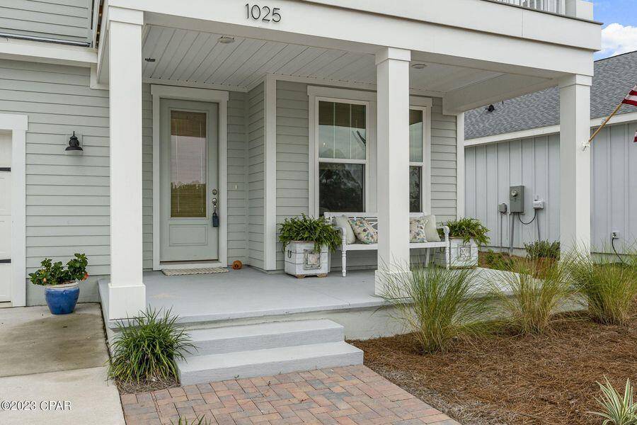 1025 N Discovery Loop, Panama City, FL 32405