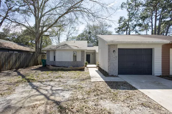 Shalimar, FL 32579,106 Post Oak Place